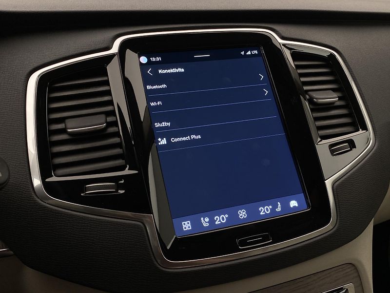 Volvo XC90 B5 AWD CORE AUT REZERVACE - fotka 55 z 58