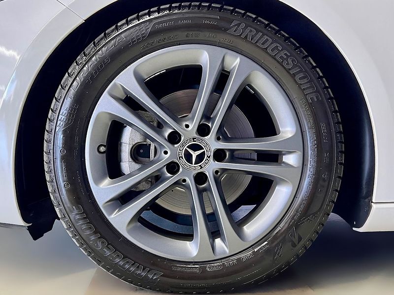 Mercedes-Benz Třídy A 180 CDI 85 KW 7G-DCT STYLE - fotka 9 z 26