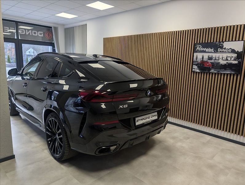 BMW X6 xDrive 30d M Sport - fotka 7 z 38