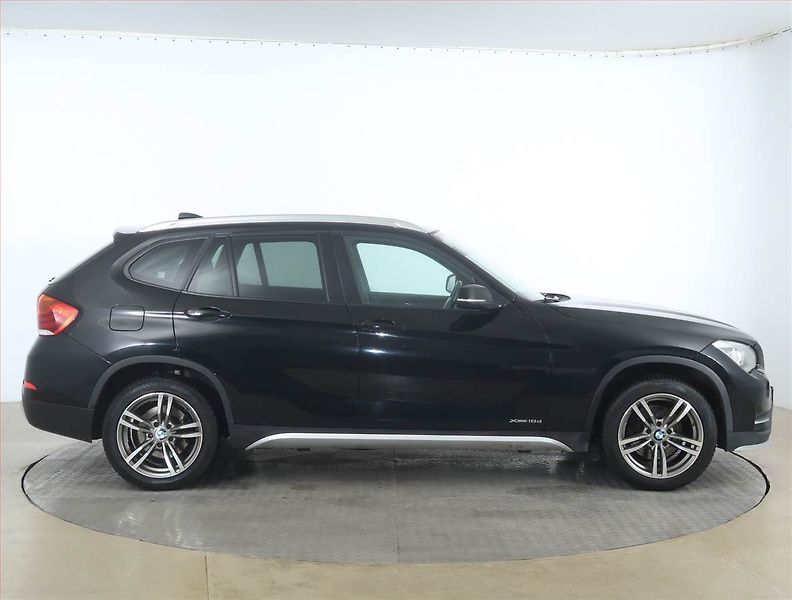 BMW X1 (2015) xDrive18d, 4X4, Automat, Kůže - fotka 6 z 19
