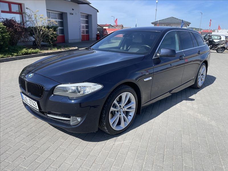 BMW Řada 5 3,0 d 180kw Manuál Luxury 2maj - fotka 1 z 31