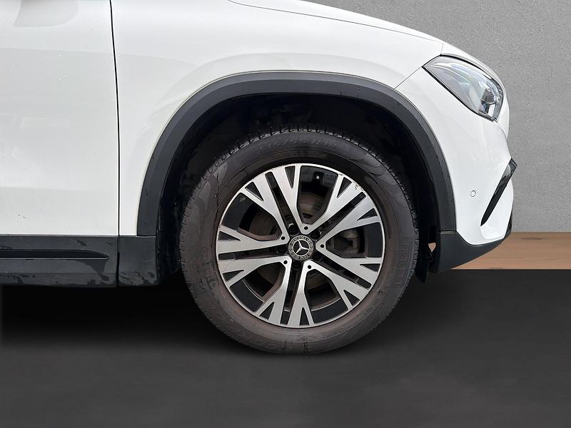Mercedes-Benz GLA 200d 4MATIC, CZ, 1.majitel - fotka 14 z 16