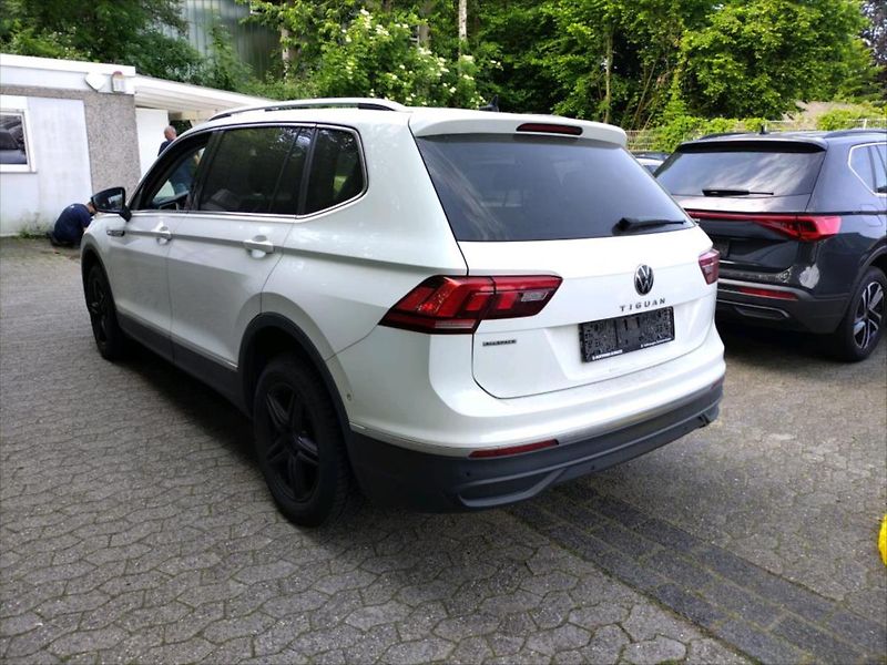 Volkswagen Tiguan 2,0 TDI PANORAMA WEBASTO TAŽNÉ - fotka 3 z 9