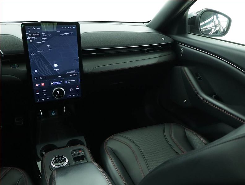 Ford Mustang Mach-E (2023) Standard Range AWD, SoH 94% - fotka 8 z 20