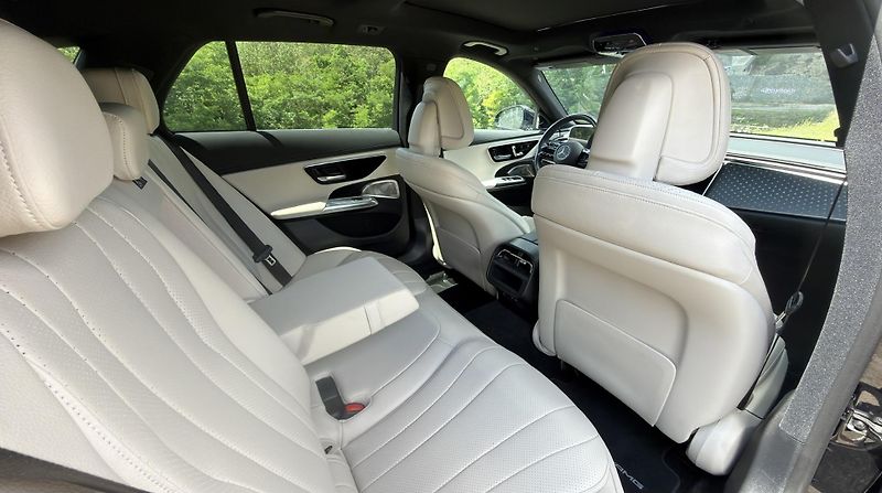 Mercedes-Benz Třídy E (2023) E220d, AMG, TOP výbava, záruk - fotka 12 z 18