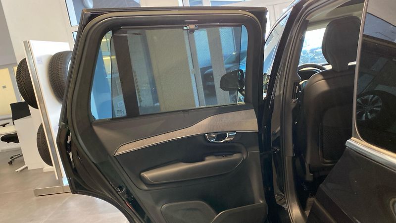 Volvo XC90 PLUS BRIGHT CHROME, B5 AWD, 17 - fotka 33 z 45