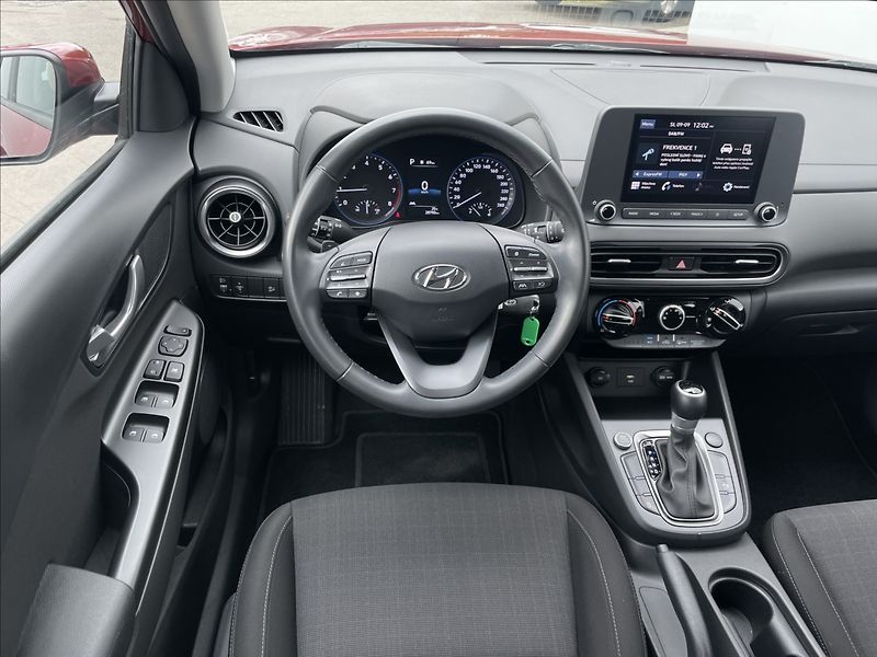 Hyundai Kona 1,0 T-GDI DCT Comfort PDC+AC - fotka 7 z 23