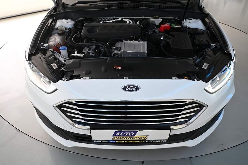 Ford Mondeo (2021) 2.0 140 KW LED SONY Titanium T - fotka 36 z 39