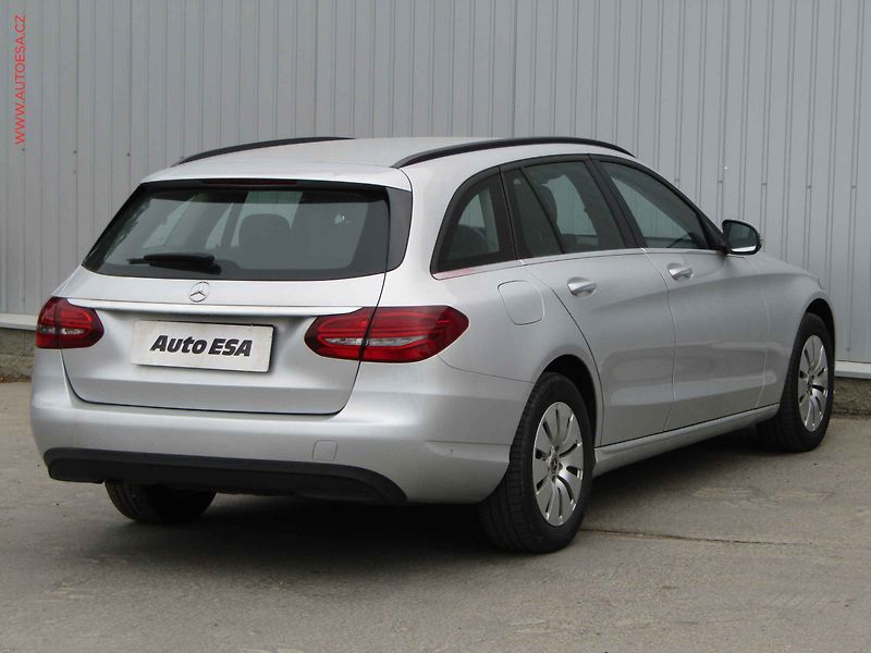 Mercedes-Benz Třídy C (2021) 1.6 d C 200 d, AT, LED, park - fotka 4 z 24
