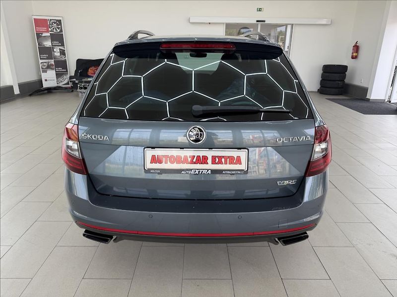 Škoda Octavia 2,0 TSI, VRS, DSG, SPORTSOUND - fotka 4 z 33