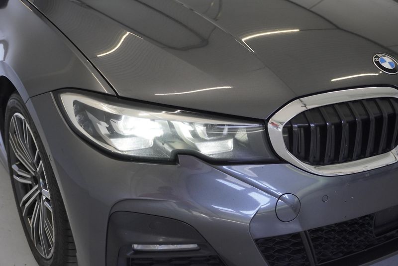 BMW Řada 3 2.0D 140kW M-SPORT,X-DRIVE - fotka 3 z 28