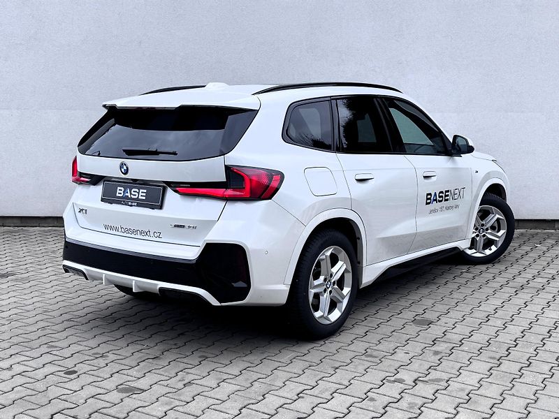BMW X1 sDrive20i M-sport - fotka 4 z 20