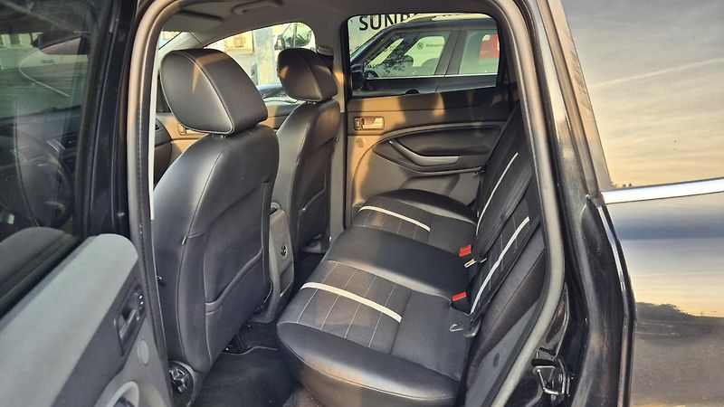 Ford Kuga (2011) 2.0 TDCi 4x4 Titanium, ČR - fotka 9 z 52