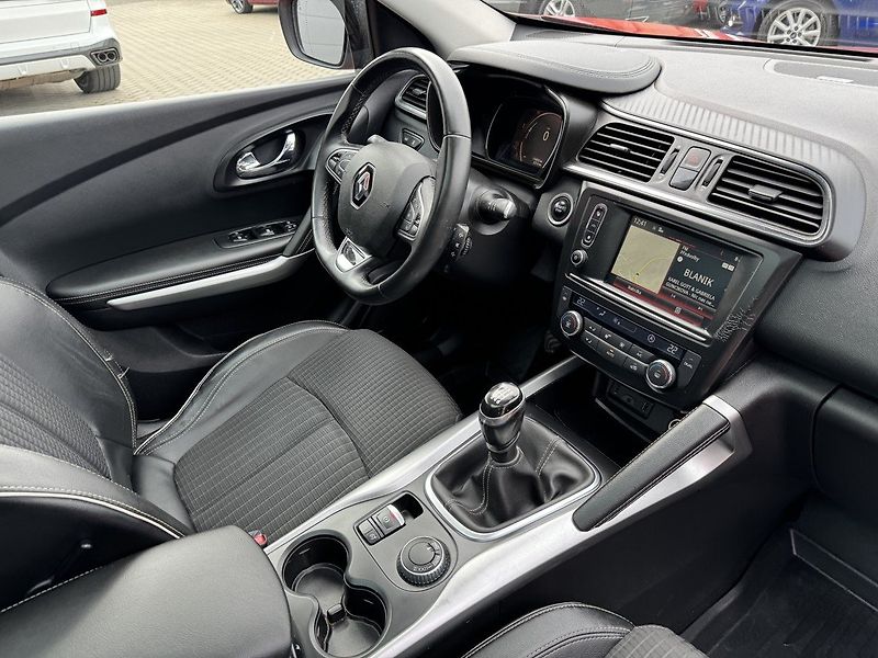 Renault Kadjar (2015) 1.6dCi AWD Bose LED Kamera - fotka 15 z 50
