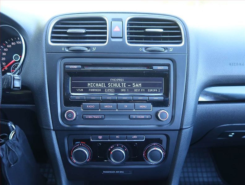 Volkswagen Golf (2012) 1.6 TDI, Serv.kniha, Tempomat - fotka 12 z 15