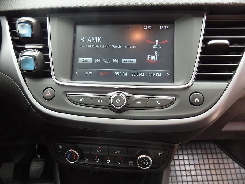 Opel Crossland X 1,2 TURBO 81kW, 1.MAJITEL - fotka 13 z 16