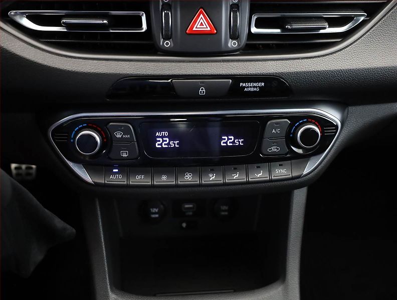 Hyundai i30 (2022) N-Line 1.5 T-GDI MHEV, ČR - fotka 14 z 20