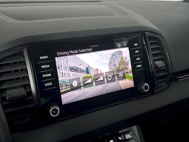 Škoda Karoq (2025) 2.0TDi 4X4 DSG SPORTLINE WEBAS - fotka 15 z 32