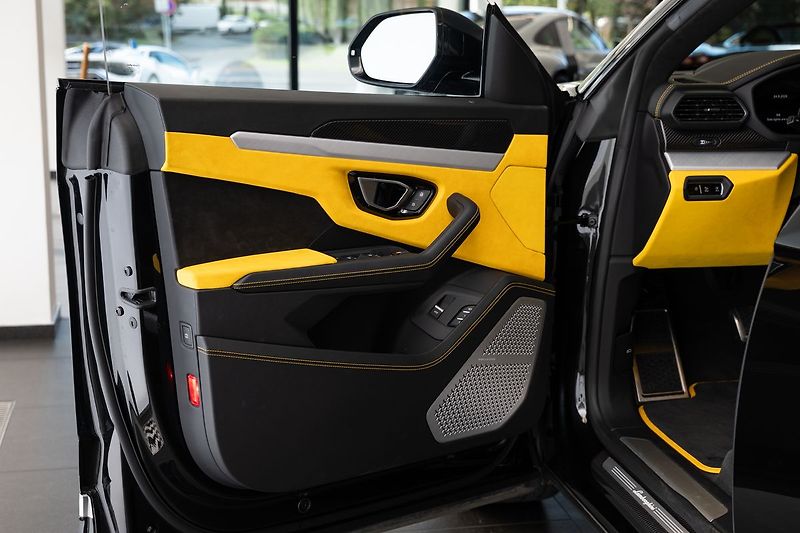 Lamborghini Urus Bang&Olufsen/360/Pano - fotka 5 z 27