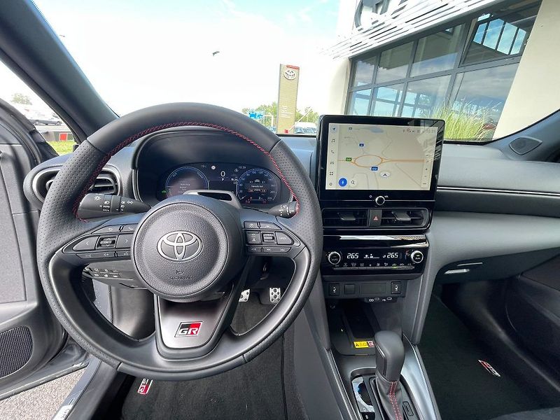 Toyota Yaris Cross 1.5 Hybrid 130k GR SPORT TECH - fotka 18 z 31