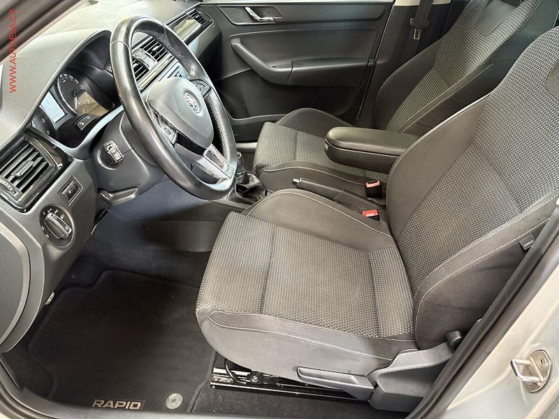 Škoda Rapid (2014) 1.2 TSi, Style, xenon, panor - fotka 9 z 16