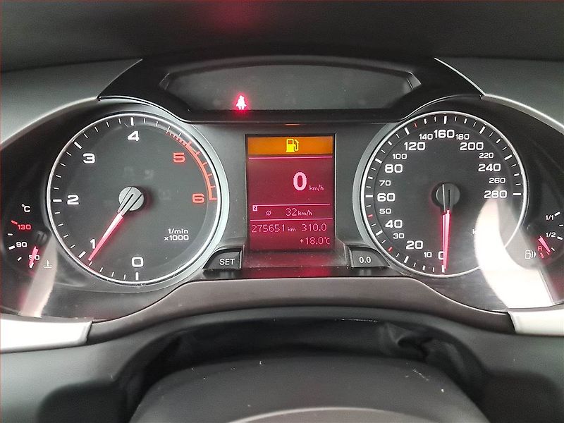 Audi A4 (2011) 2.0 TDI, 4X4, Xenony - fotka 11 z 17