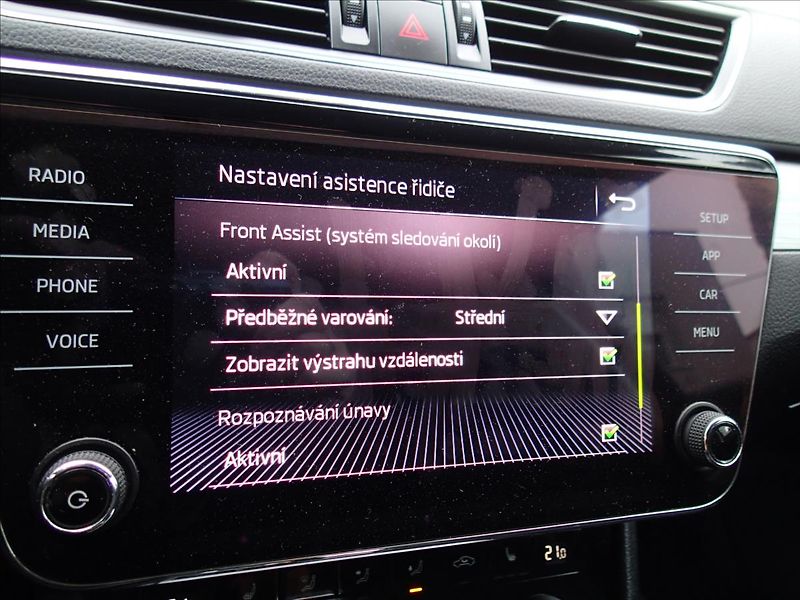 Škoda Superb 2,0 TDi, DSG, 4x4 , Tažné - fotka 25 z 48