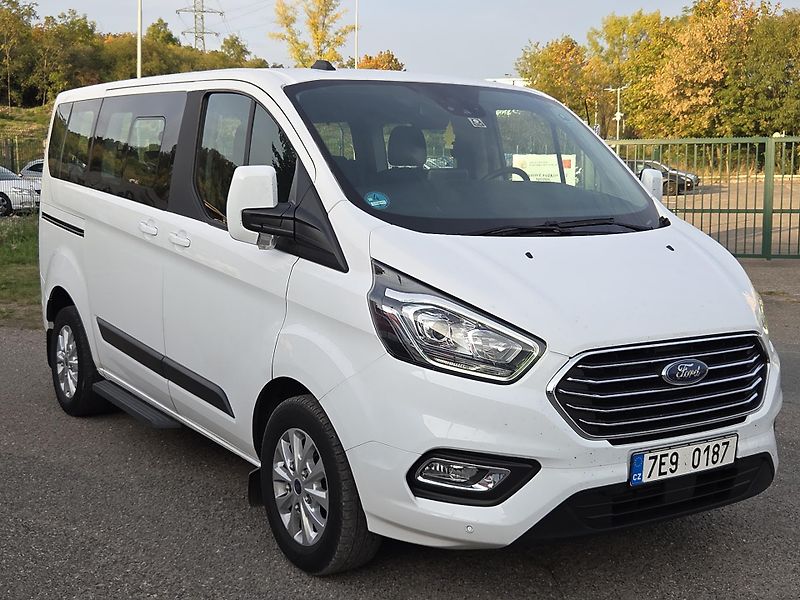 Ford Tourneo Custom 2,0TDC-i AUTOMAT SPLÁTKY VŠEM! - fotka 3 z 11