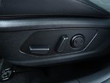 Kia Sportage (2023) Top 1.6 T-GDI MHEV - náhled 23