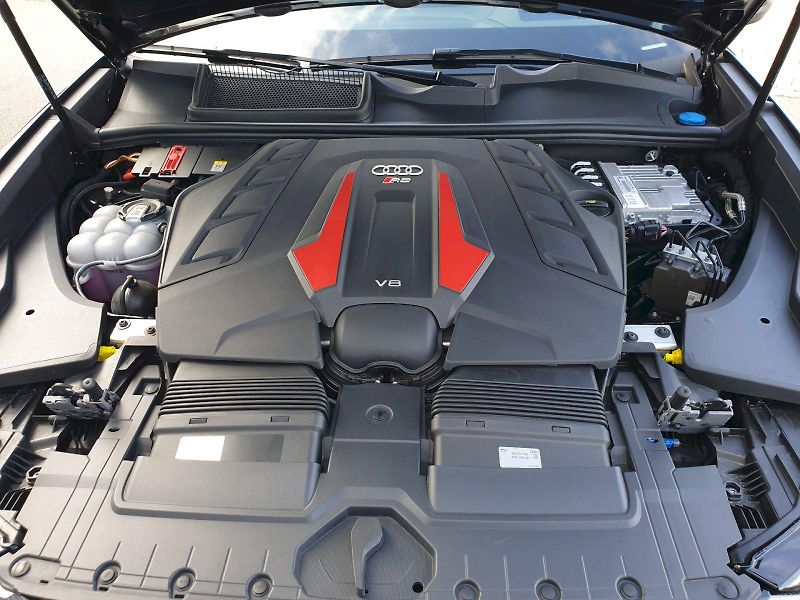 Audi RS Q8 (2023) TFSI 441 KW QUATTRO - fotka 24 z 28