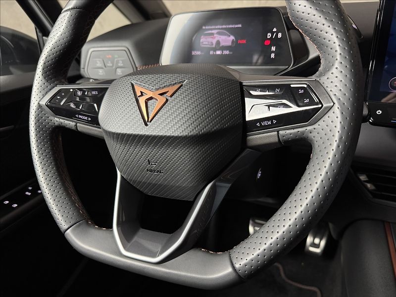 Cupra Born 150kW LED SoH 96,5% PDC - fotka 46 z 48