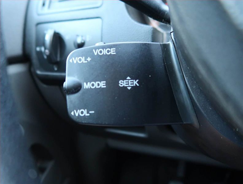 Ford C-MAX (2007) 1.8, po STK, plně pojízdný - fotka 17 z 17