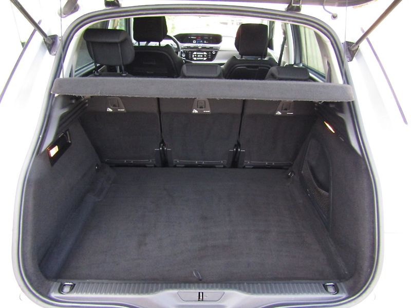 Citroën C4 Picasso (2015) 1.6 HDI 88kW PLNÁ VÝBAVA - fotka 23 z 40