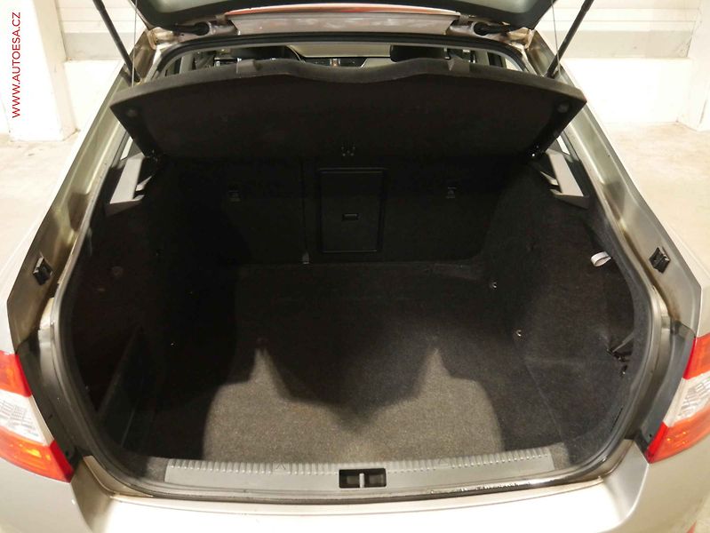Škoda Octavia (2016) 1.4 TSI, 2.maj,ČR, servis - fotka 7 z 19