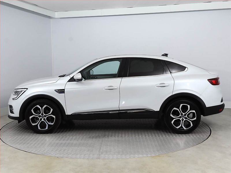 Renault Arkana (2023) Intens E-Tech - fotka 3 z 21