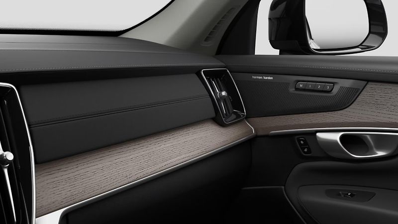 Volvo XC90 (2026) T8 AWD RECHARGE DARK PLUS 7m - fotka 10 z 11