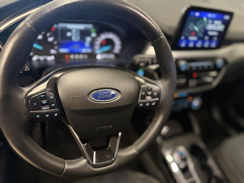 Ford Kuga (2022) 2.5 PHVE, 50km dojezd el - fotka 13 z 26