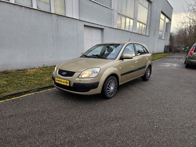 Kia Rio (2006) 1.4i, TAŽNÉ, KLIMA - fotka 1 z 17