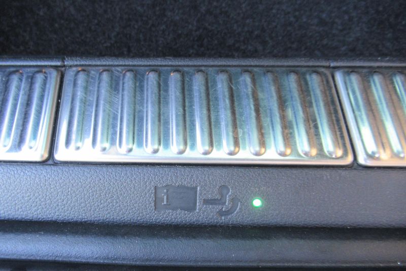 Škoda Superb 2.0 TDI DSG L&K TAŽNÉ - fotka 38 z 41