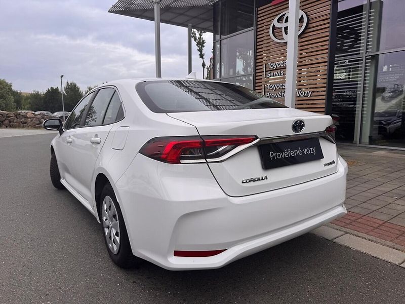 Toyota Corolla 1.8 Active - fotka 6 z 13