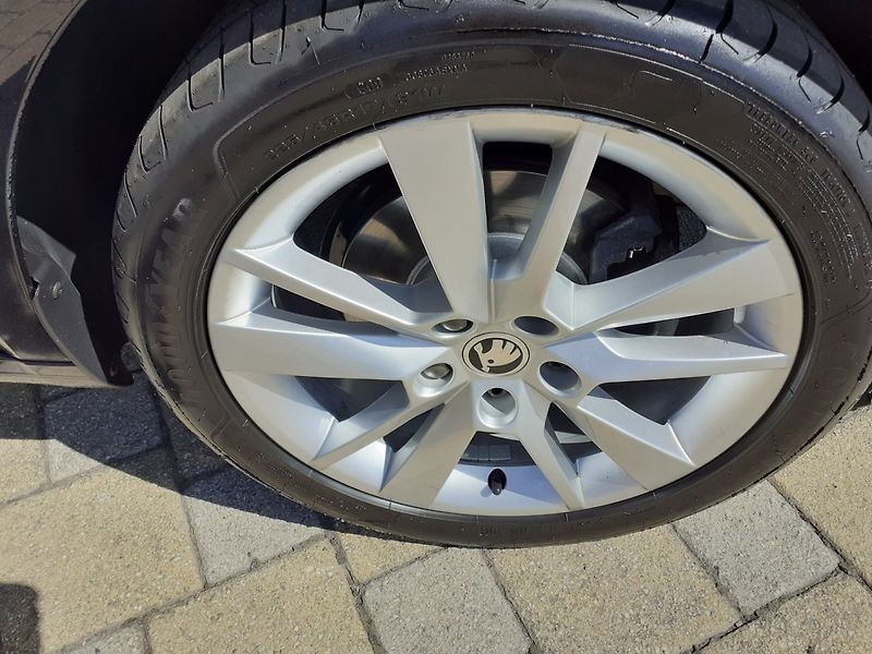 Škoda Octavia (2018) KOMBI 1.5 TSi DSG - fotka 25 z 41
