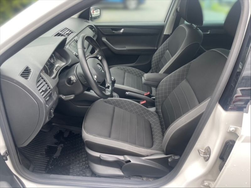 Škoda Fabia 1,0 TSI Ambition/výbava jako S - fotka 7 z 11