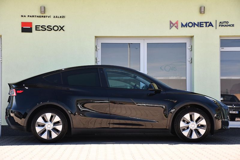 Tesla Model Y LONG RANGE DUAL MOTOR  - fotka 6 z 46