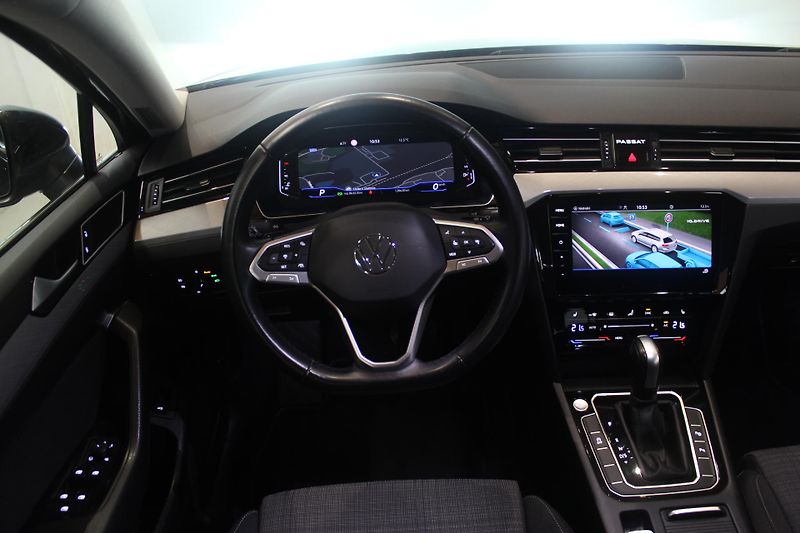 Volkswagen Passat (2022) 2.0TDI DSG Display LED TAŽNÉ - fotka 31 z 37