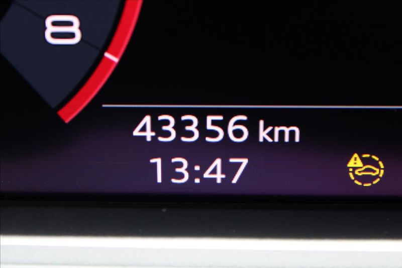Audi Q3 2,0 TFSI  DPH,A/T,4x4,S-LINE - fotka 9 z 35