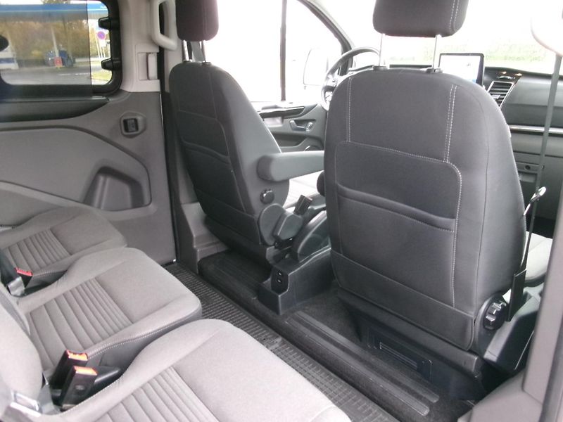 Ford Tourneo Custom (2022) 2,0TDCi L2H1 ZÁRUKA FORD  - fotka 23 z 36