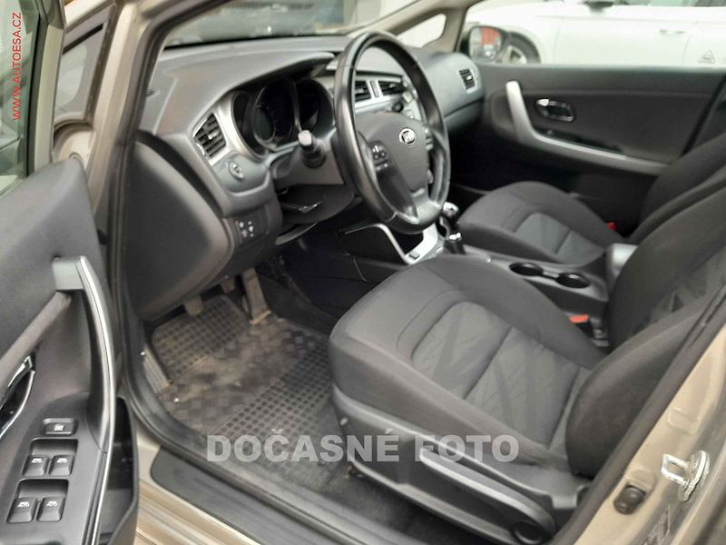 Kia Ceed (2014) 1.4i - fotka 3 z 3