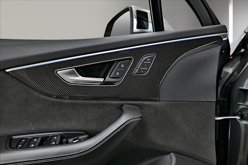 Audi SQ7 4x4 / MATRIX / PANO/VZDUCH - fotka 10 z 25