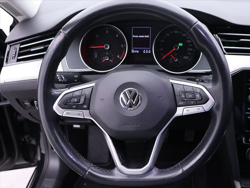 Volkswagen Passat 2,0 TDI 110kW DSG Elegance - fotka 19 z 37