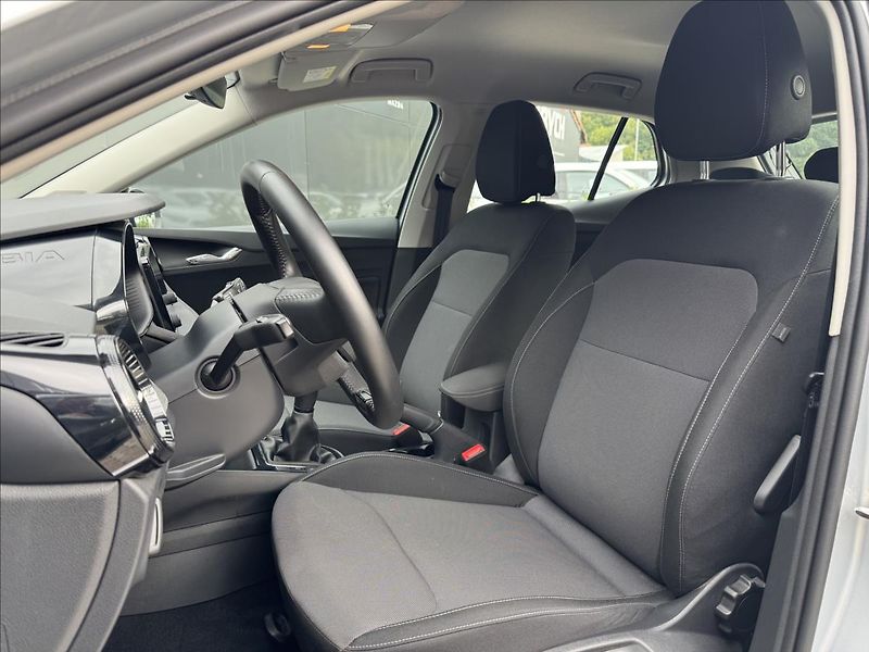 Škoda Fabia 1,0 MPI 130LET ZÁRUKA ČR DPH - fotka 12 z 29